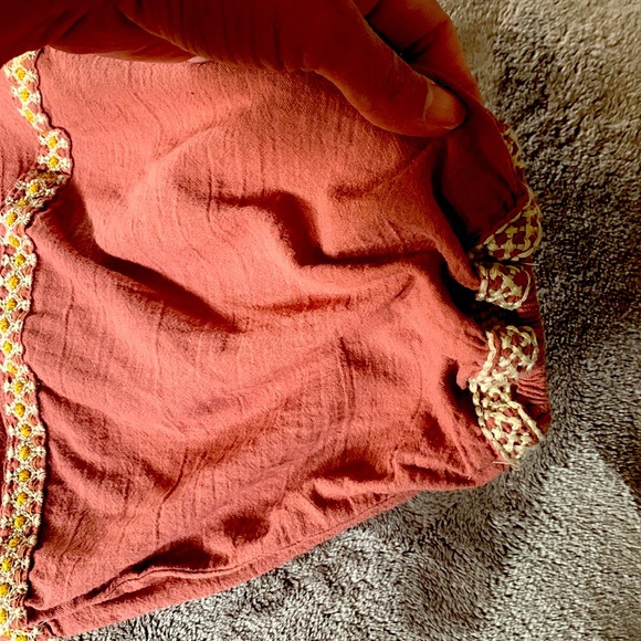 Gorgeous bohemian top! - Picture 3 of 5